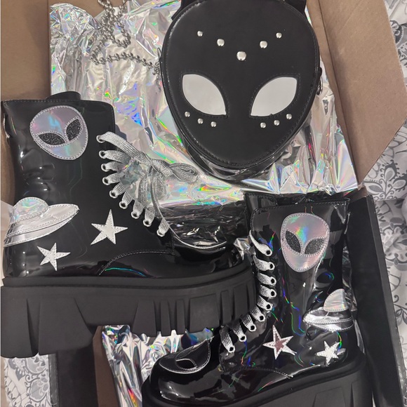 Dolls Kill Invade Your Space Boots Black and Silver Alien  with Matching Bag - Picture 1 of 9